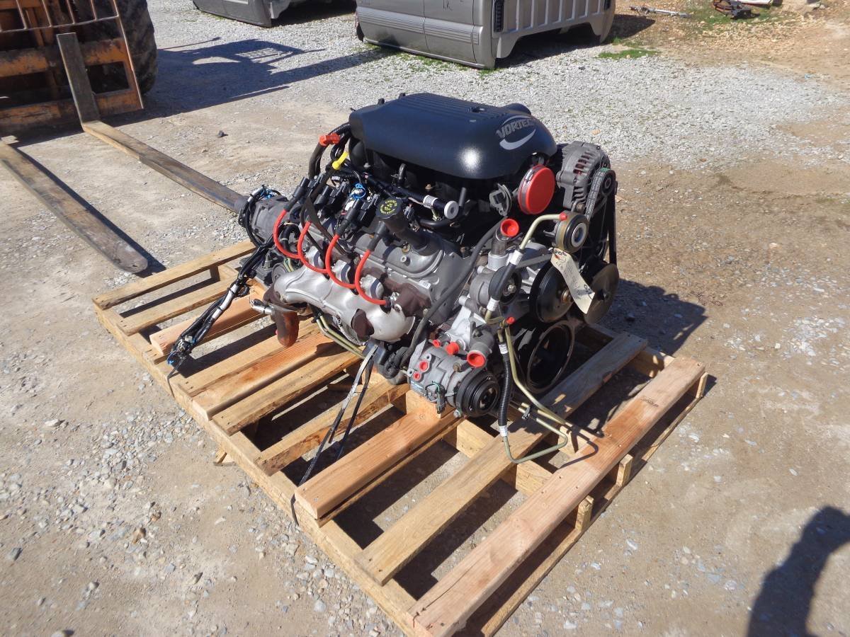 2002 4.8 Chevy Vortec Engine with 2WD 4L60E Transmission and Complete Wiring Harness - Image 2